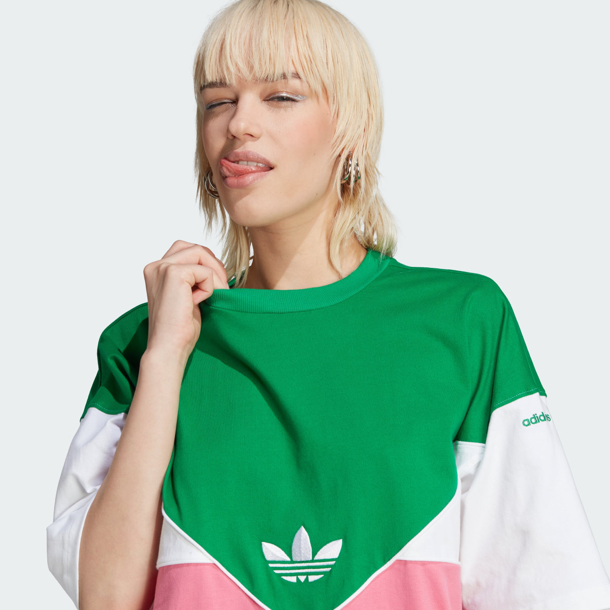 Adidas T-Shirt. 7