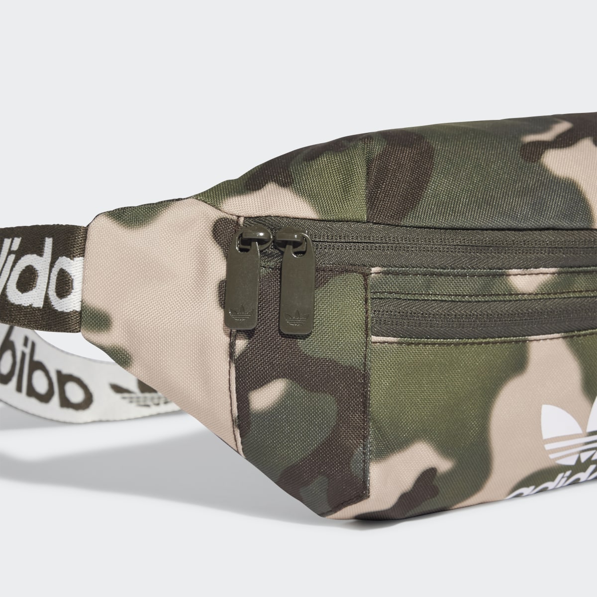 Adidas Cangurera Camo. 6