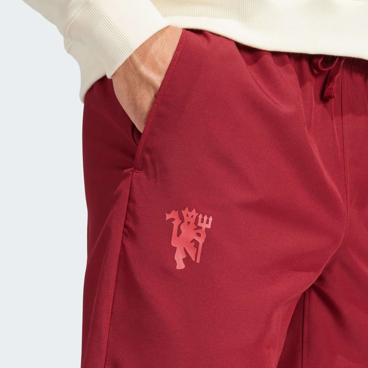 Adidas Spodnie Manchester United LFSTLR Woven. 6