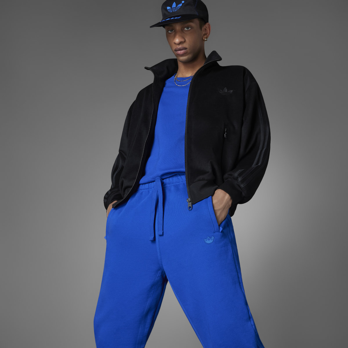 Adidas Pantalón Blue Version Essentials. 7