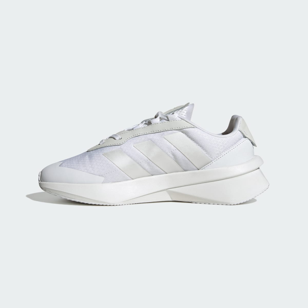 Adidas Chaussure Heawyn. 7