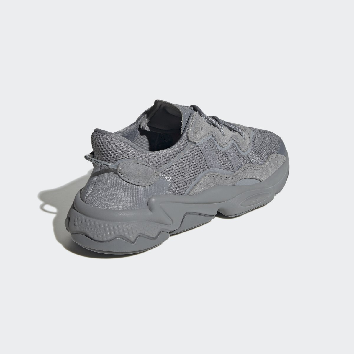 Adidas Chaussure OZWEEGO. 9