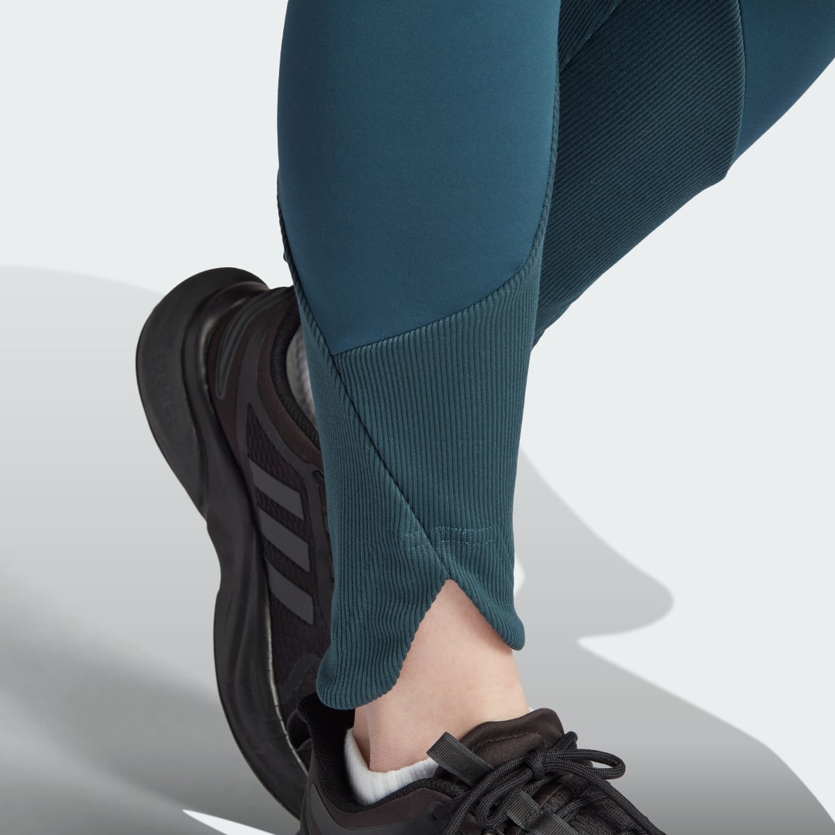 Adidas Legginsy Z.N.E.. 6