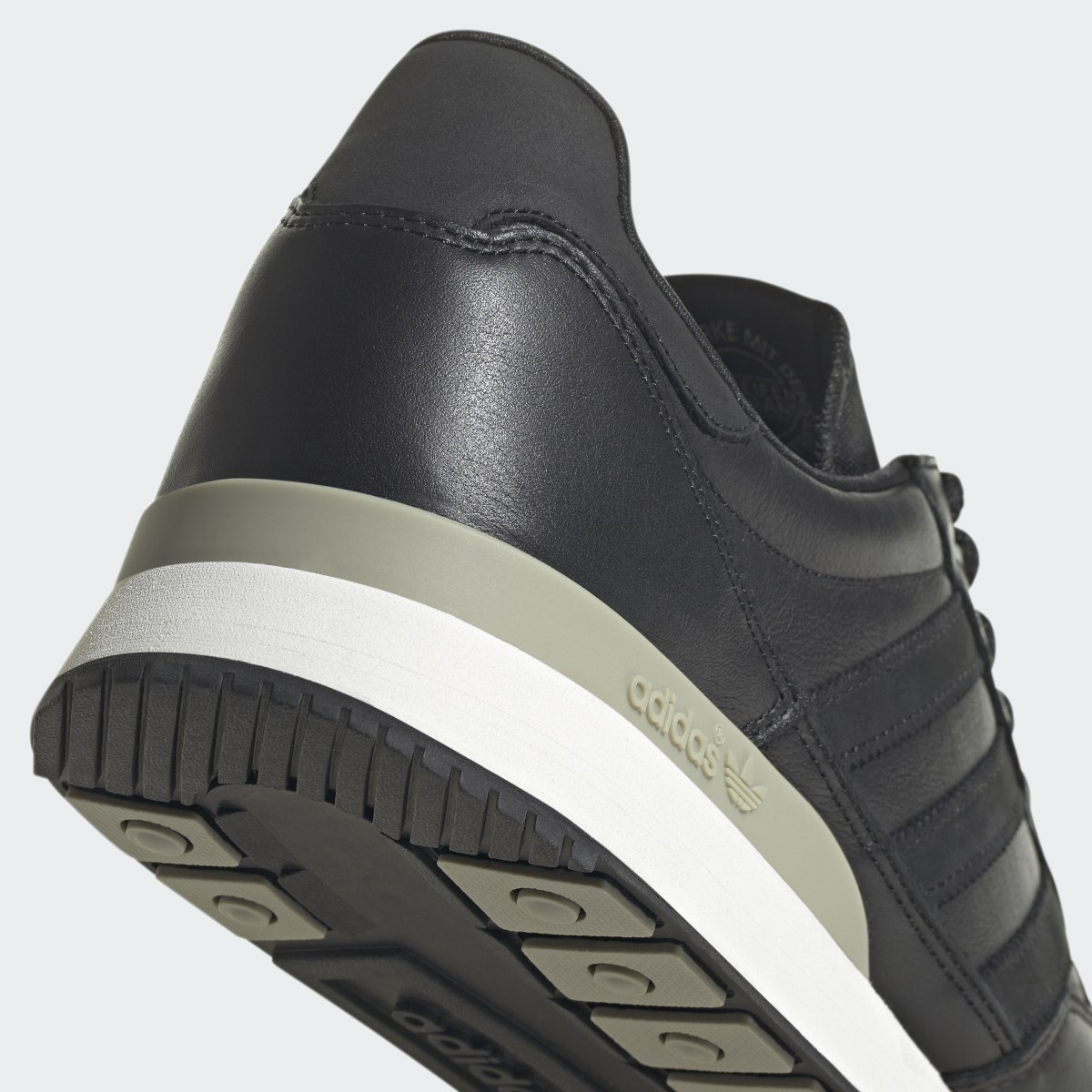 Adidas Chaussure ZX 500. 10