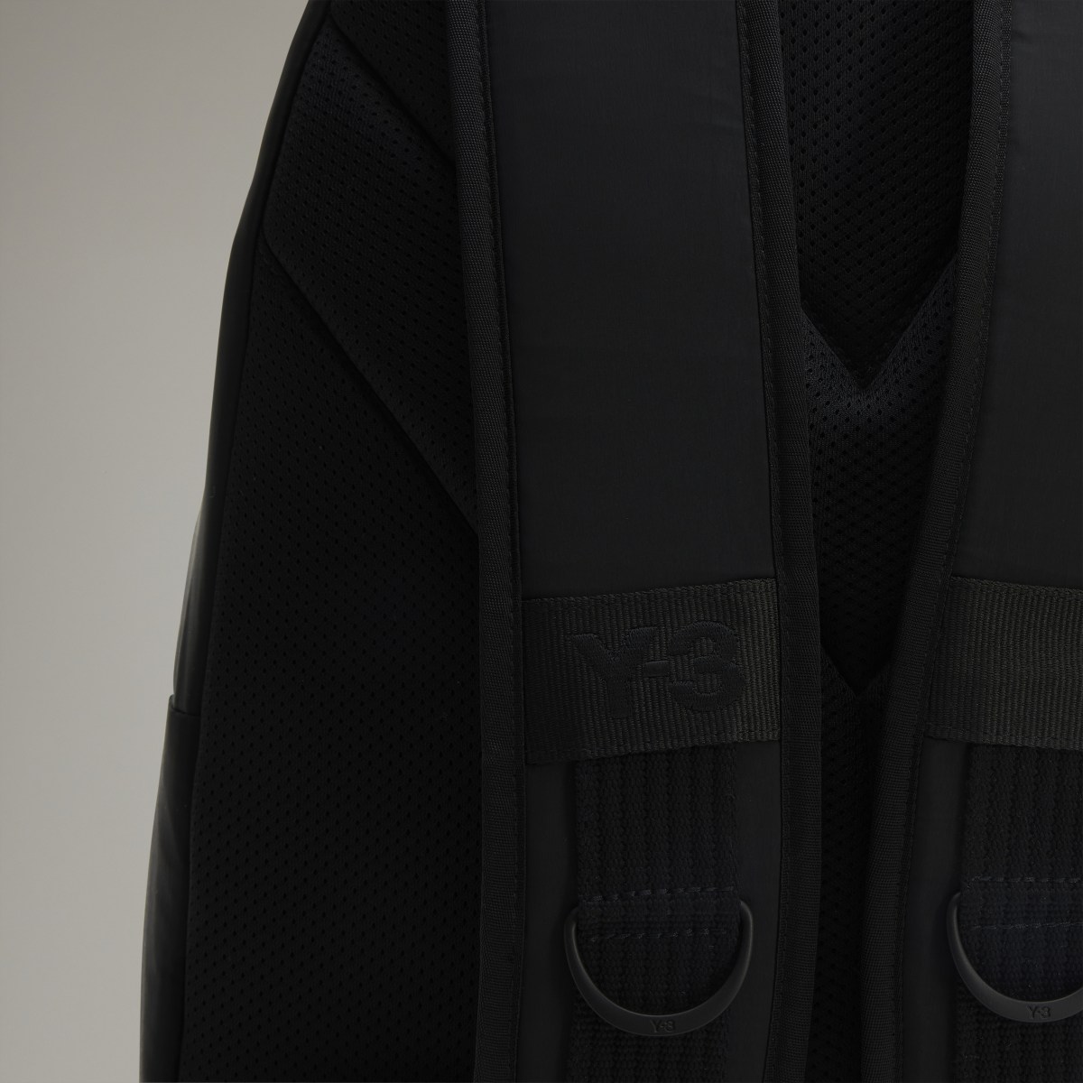 Adidas Mochila Tech Y-3. 8