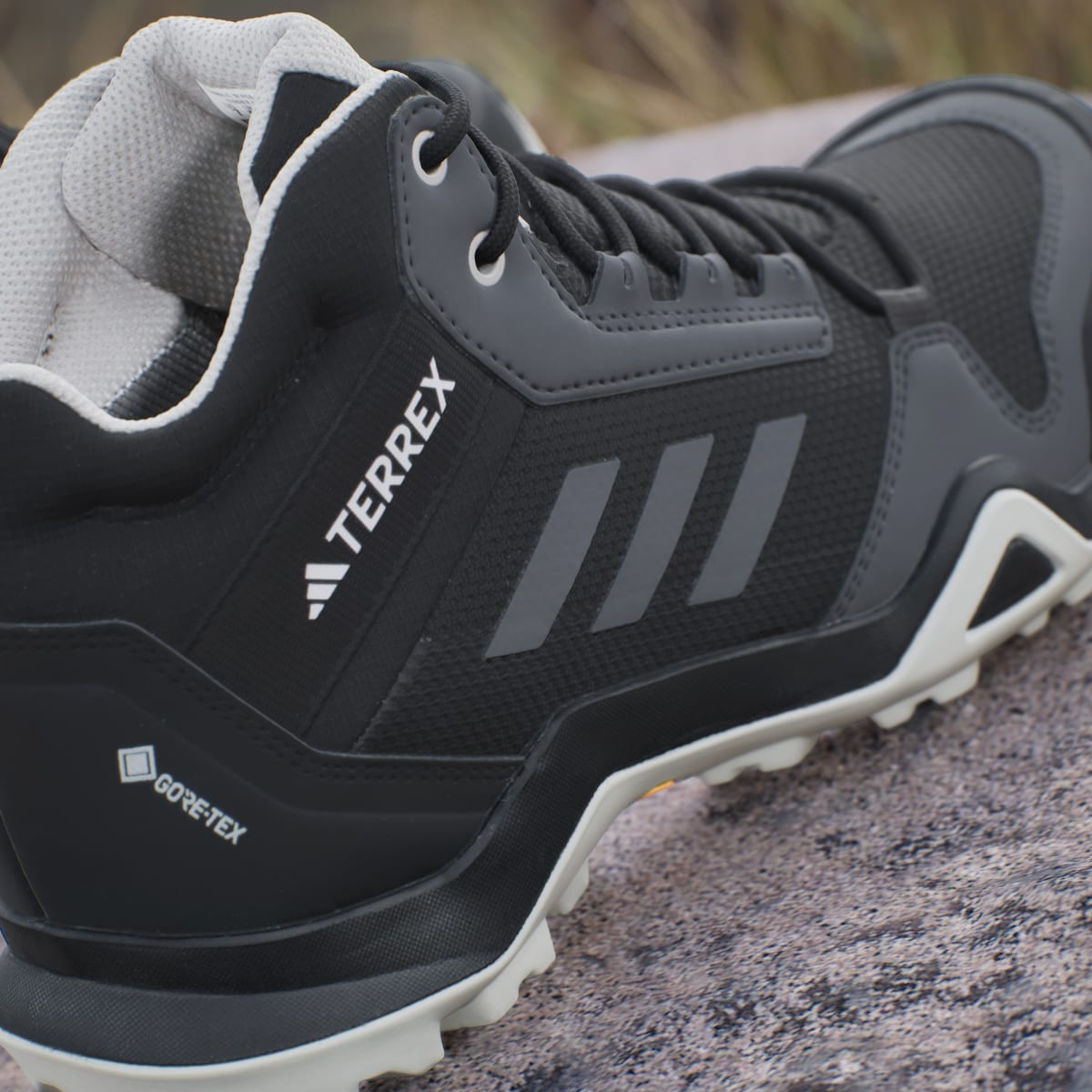 Adidas Buty Terrex AX3 Mid GORE-TEX Hiking. 10