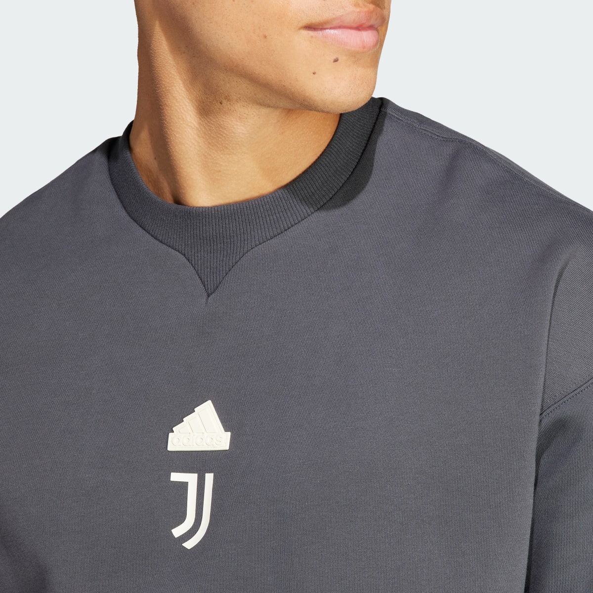Adidas Juventus Turin LFSTLR Sweatshirt. 6