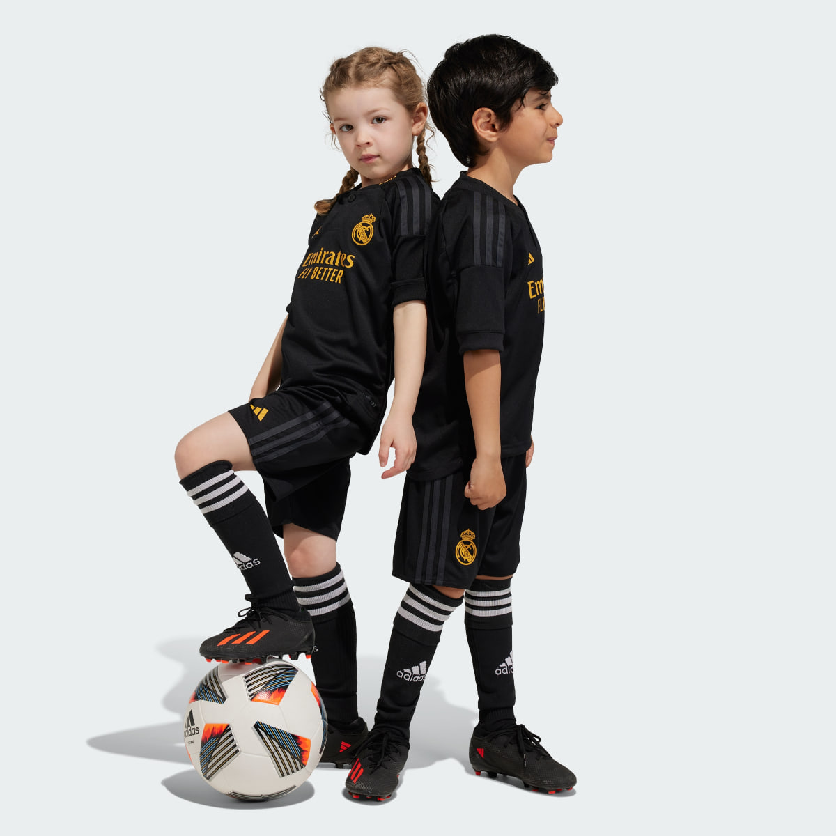 Adidas Mini kit Third Real Madrid 23/24. 4 Adidas Mini kit Third Real Madrid 23/24. 4