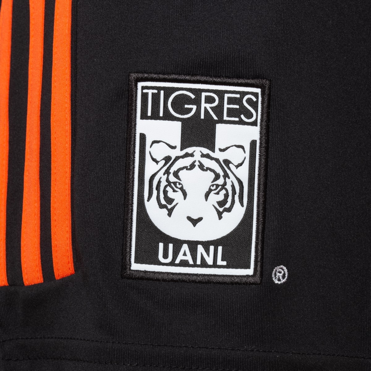 Adidas Shorts Tercero Tigres UANL 24/25. 4