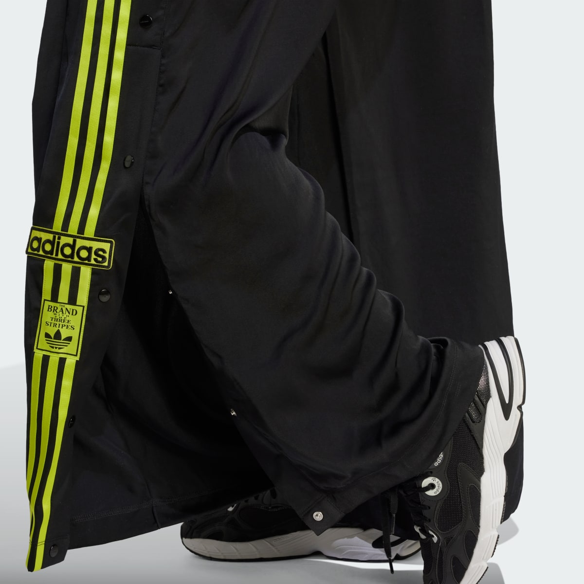 Adidas Adibreak Satin Wide Leg Pants (Talla Grande). 6