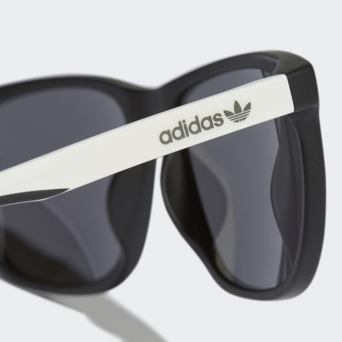 Adidas Originals Sunglasses OR0040. 5