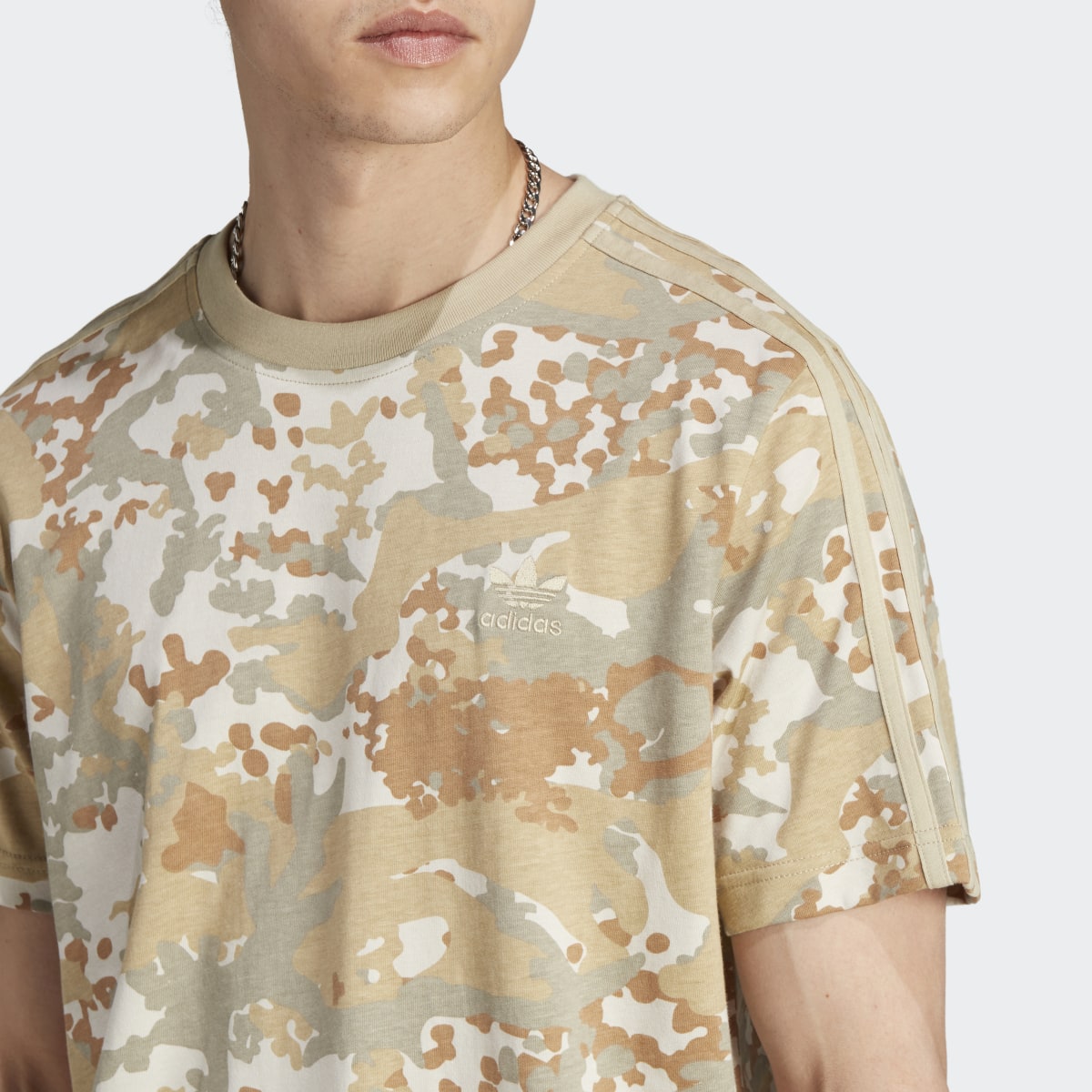 Adidas Camiseta Graphics Camo. 6