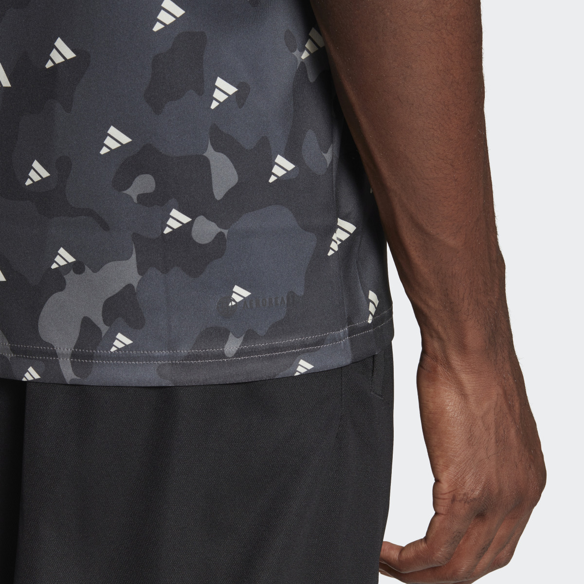 Adidas Playera de Entrenamiento Train Essentials Seasonal. 7