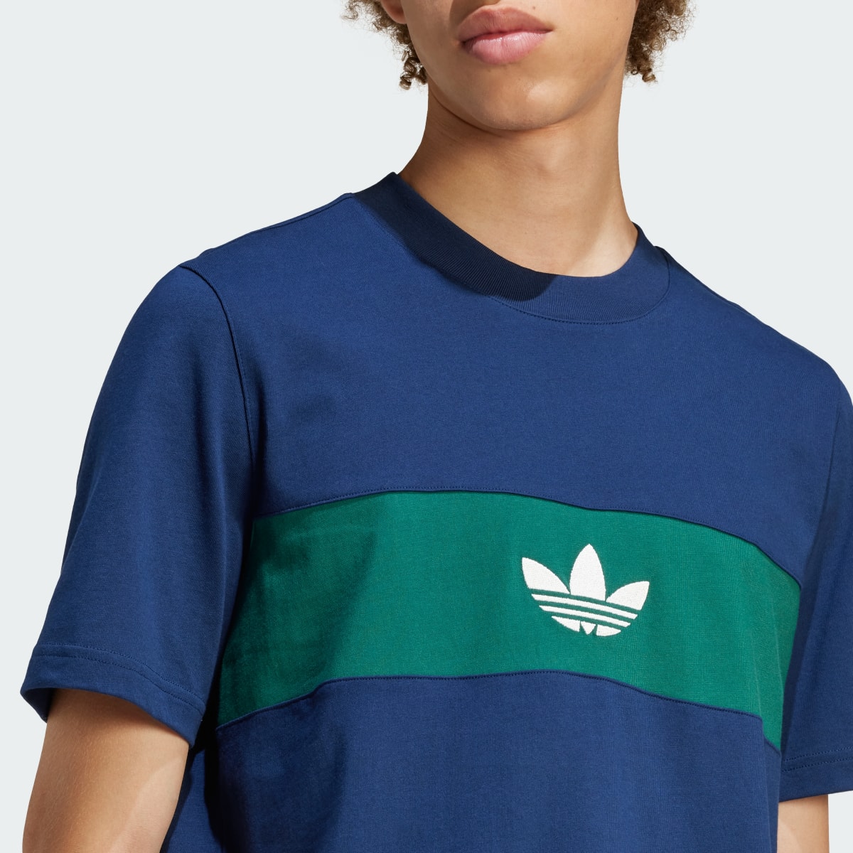Adidas T-shirt NY Cutline. 6