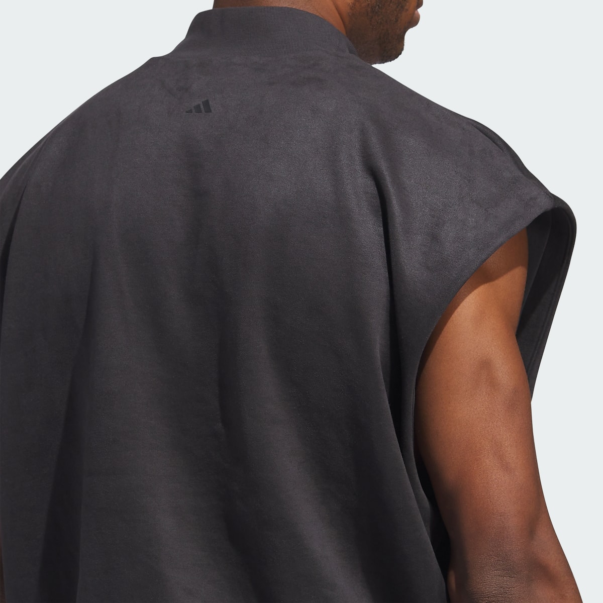 Adidas Sweat-shirt de basketball sans manches en suède. 7