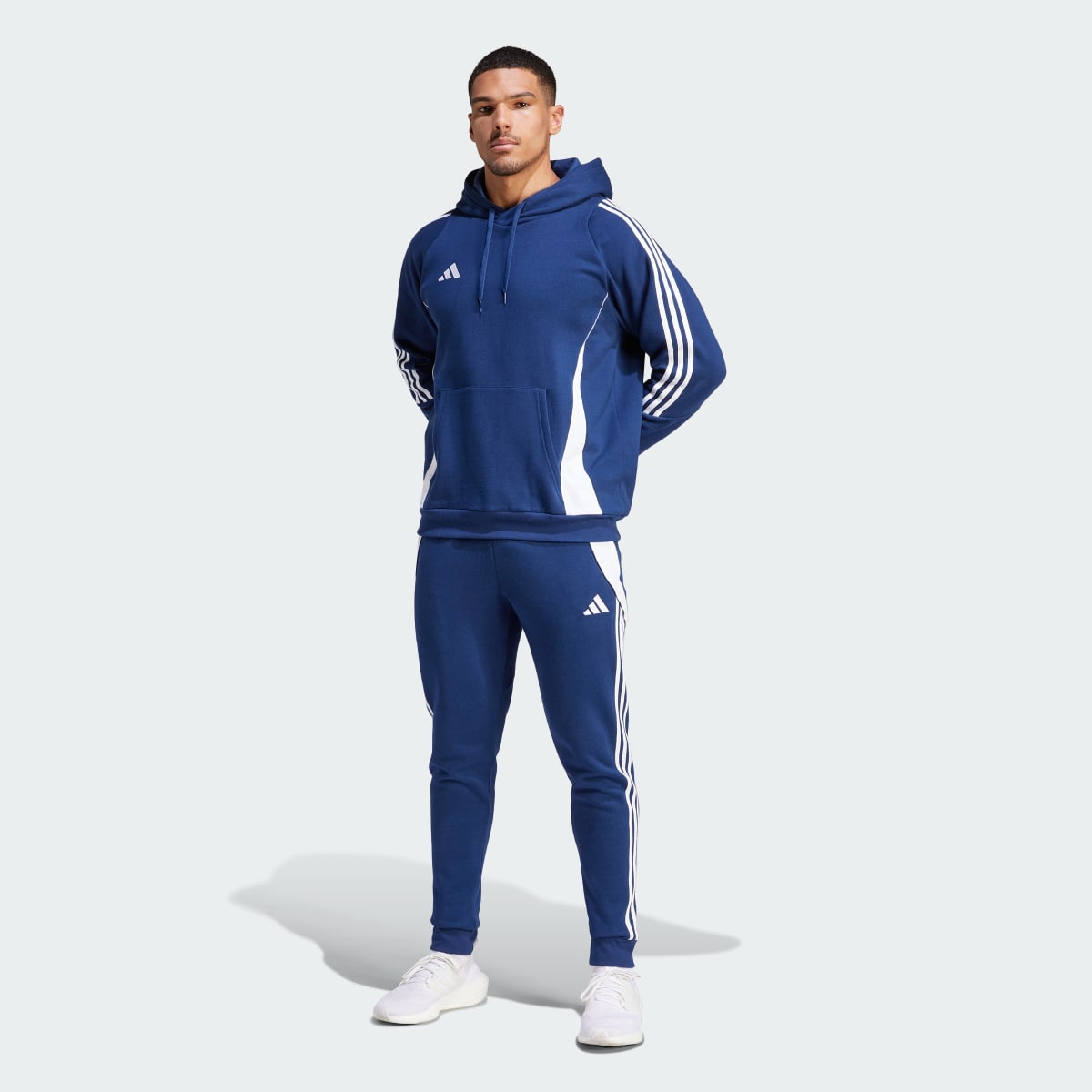 Adidas Sweat-shirt à capuche de survêtement Tiro 24. 6