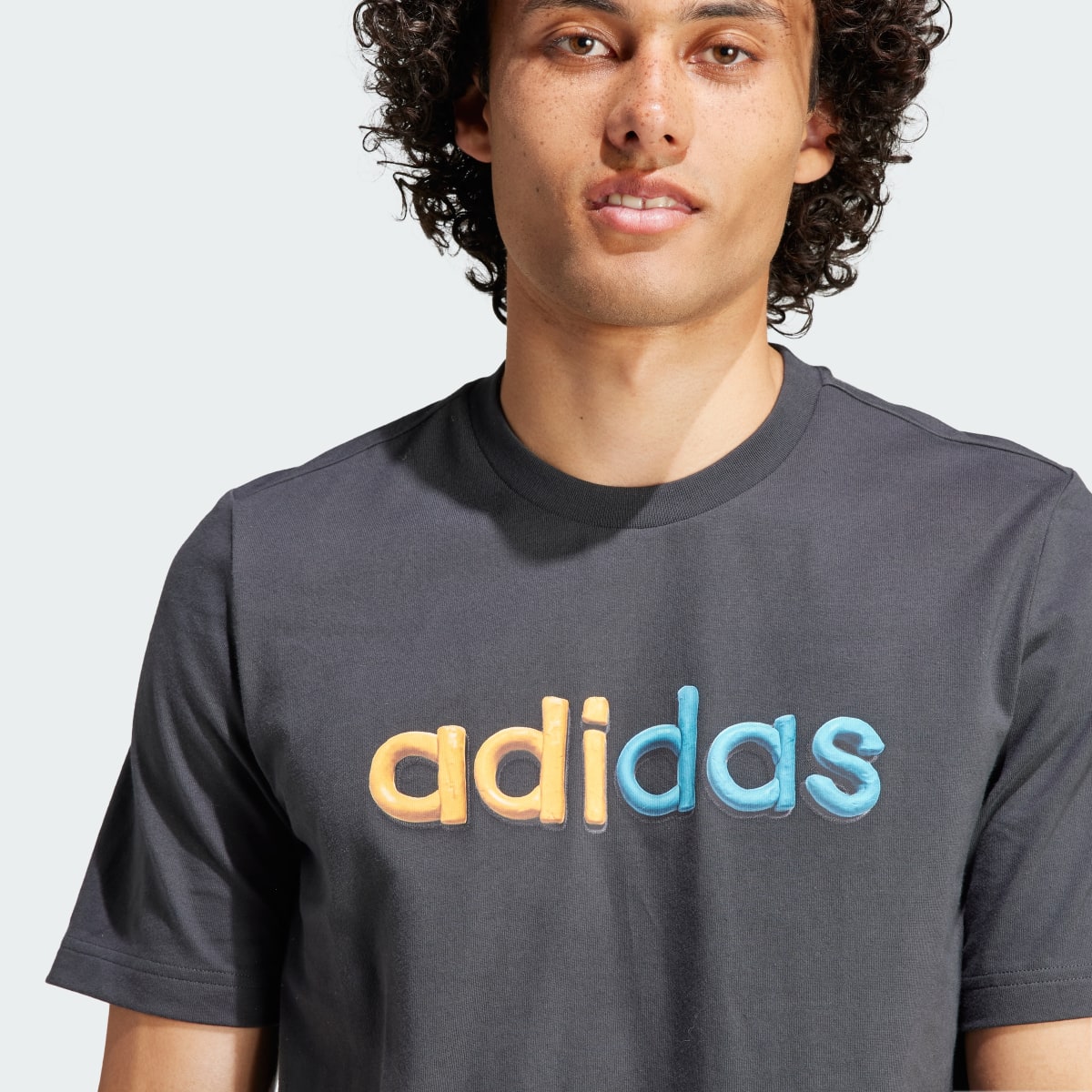 Adidas Sportswear Foto Real Linear T-Shirt. 6