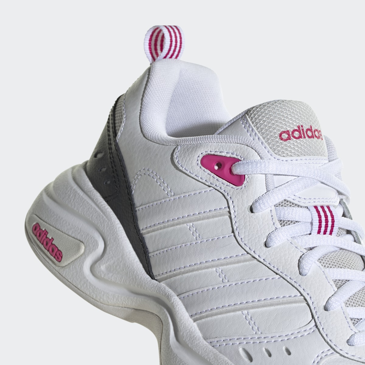 Adidas Chaussure Strutter. 9