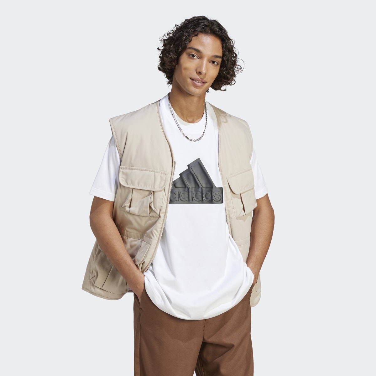 Adidas Camiseta Future Icons Badge of Sport Bomber. 4