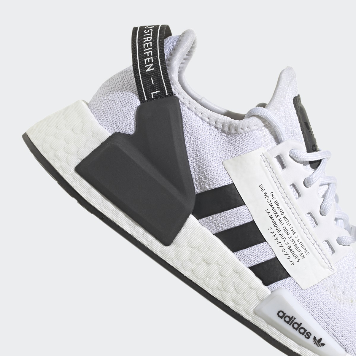 Adidas Chaussure NMD_R1 V2. 8