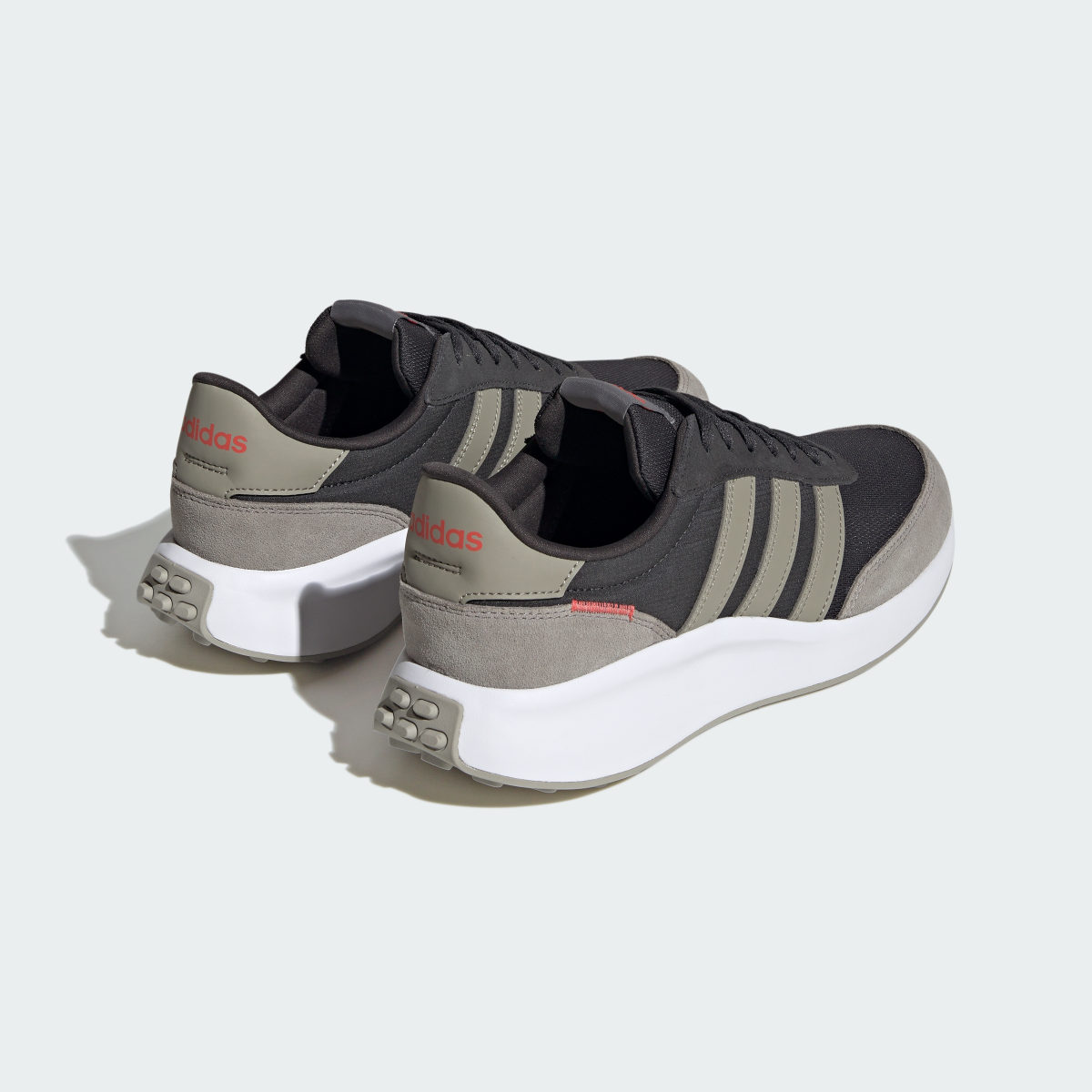 Adidas Zapatilla Run 70s Lifestyle Running. 6