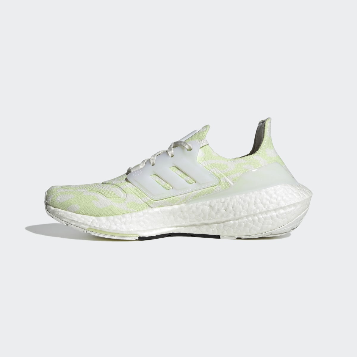 Adidas ULTRABOOST 22 SHOES. 8