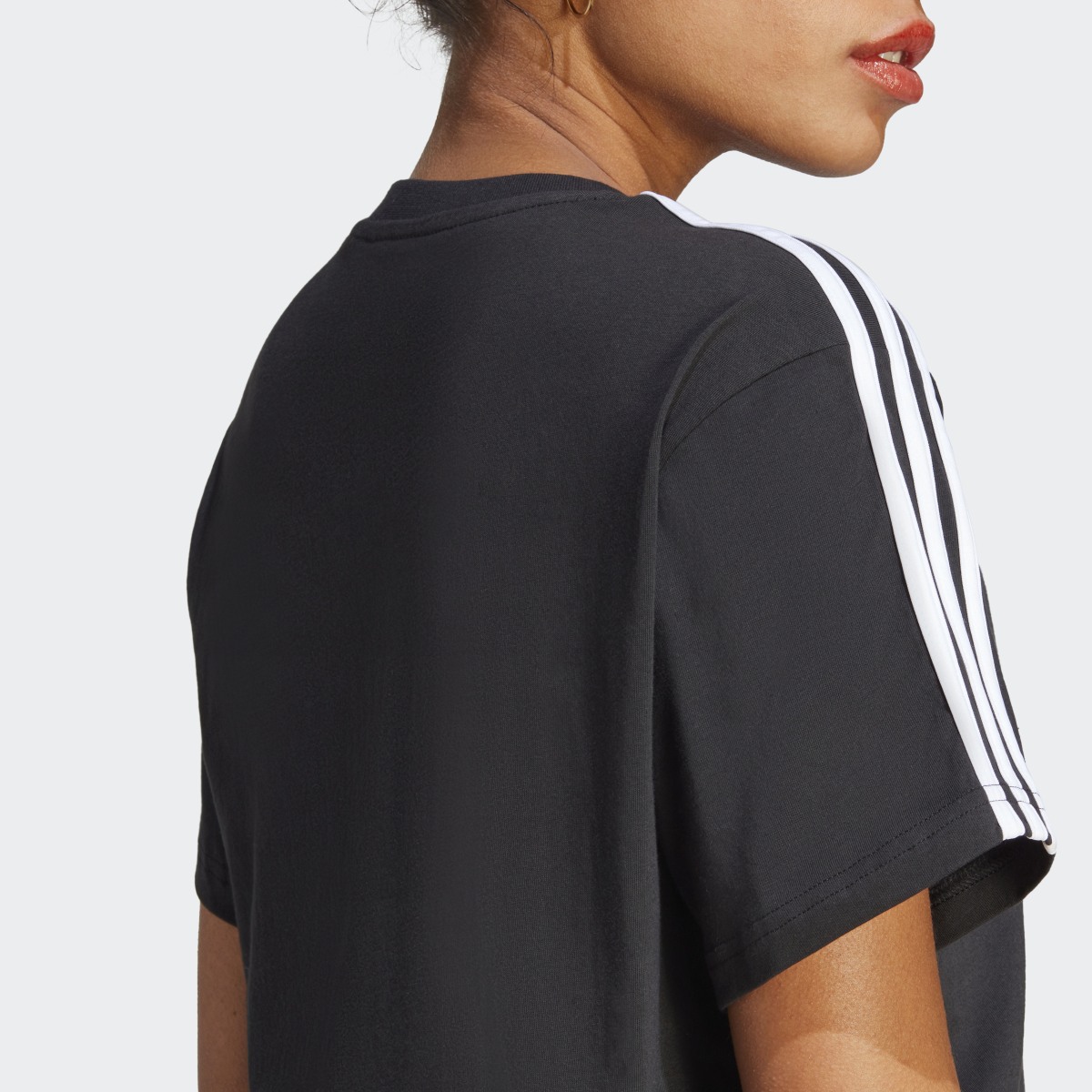 Adidas Top Curto em Jersey Simples 3-Stripes Essentials. 7