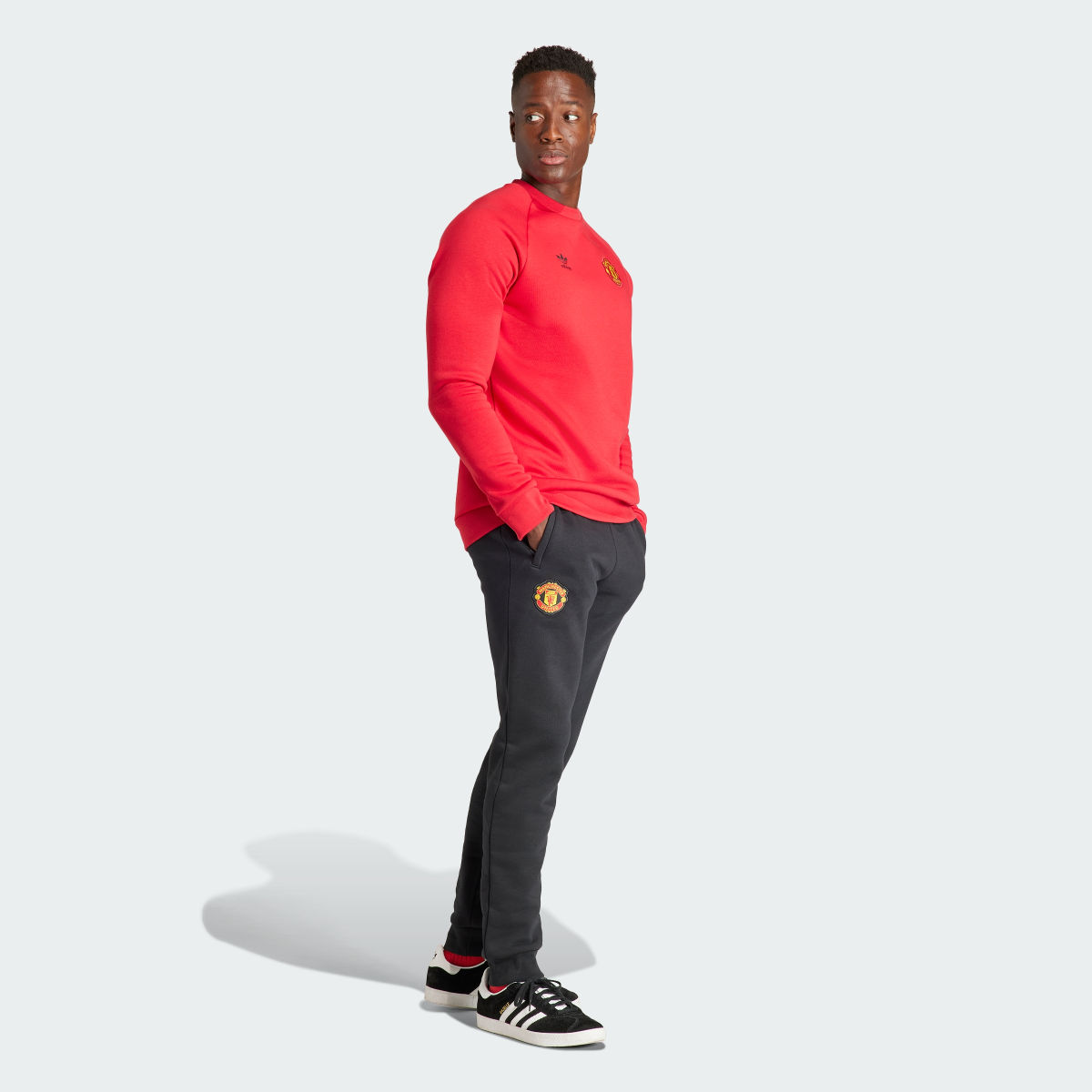 Adidas Manchester United Essentials Trefoil Crew Sweatshirt. 4