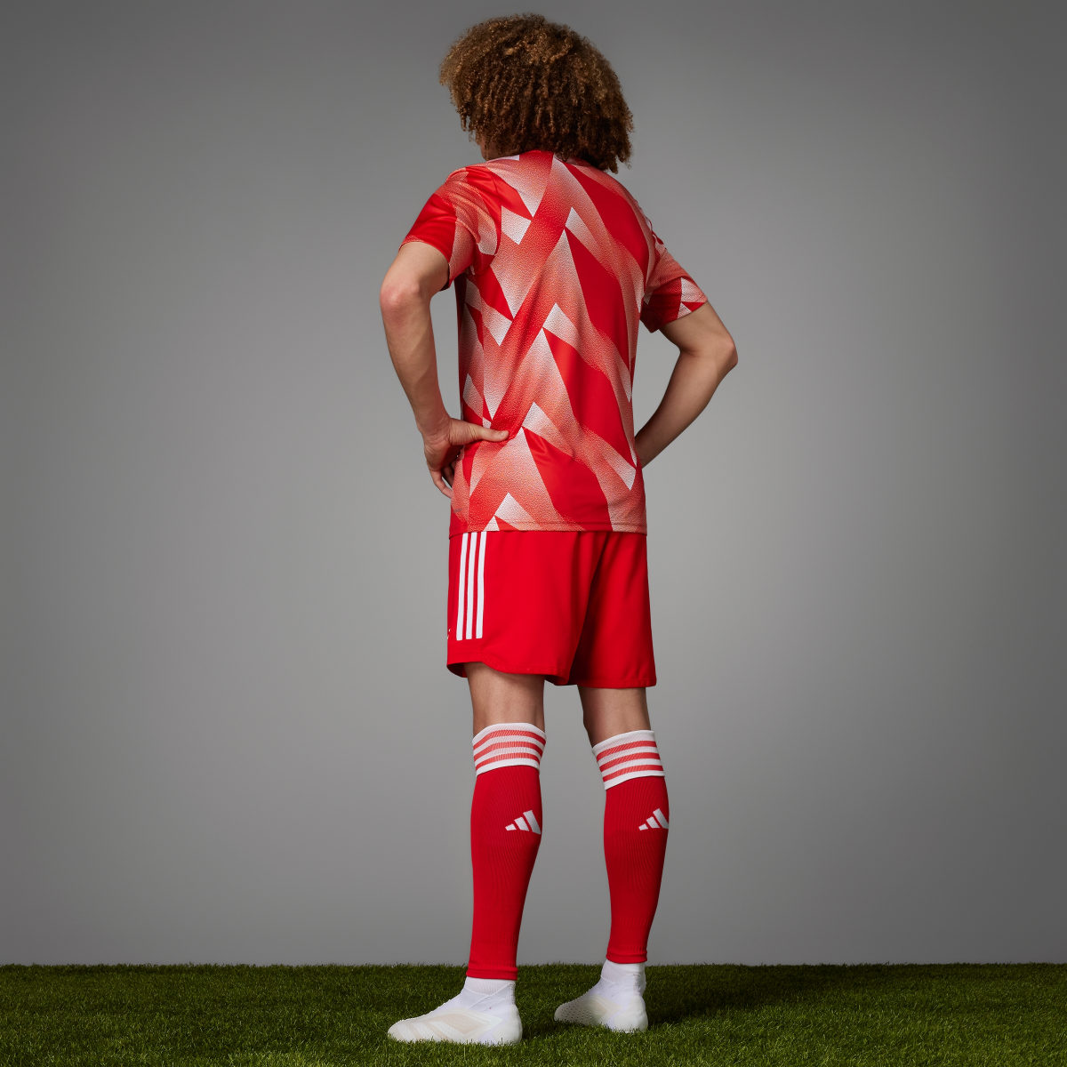 Adidas Camisola de Aquecimento do FC Bayern München. 9