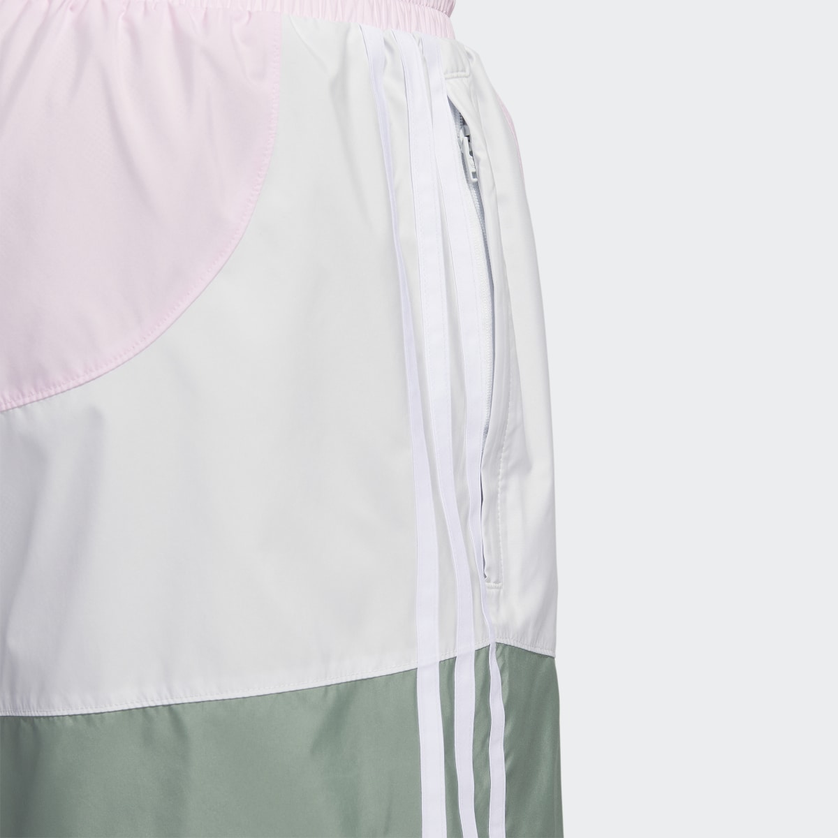 Adidas Short tissé Swirl. 7