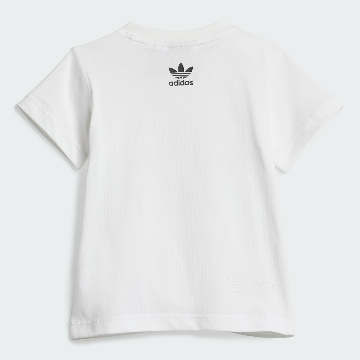 Adidas Originals x Hello Kitty Şort Tişört Takımı. 4