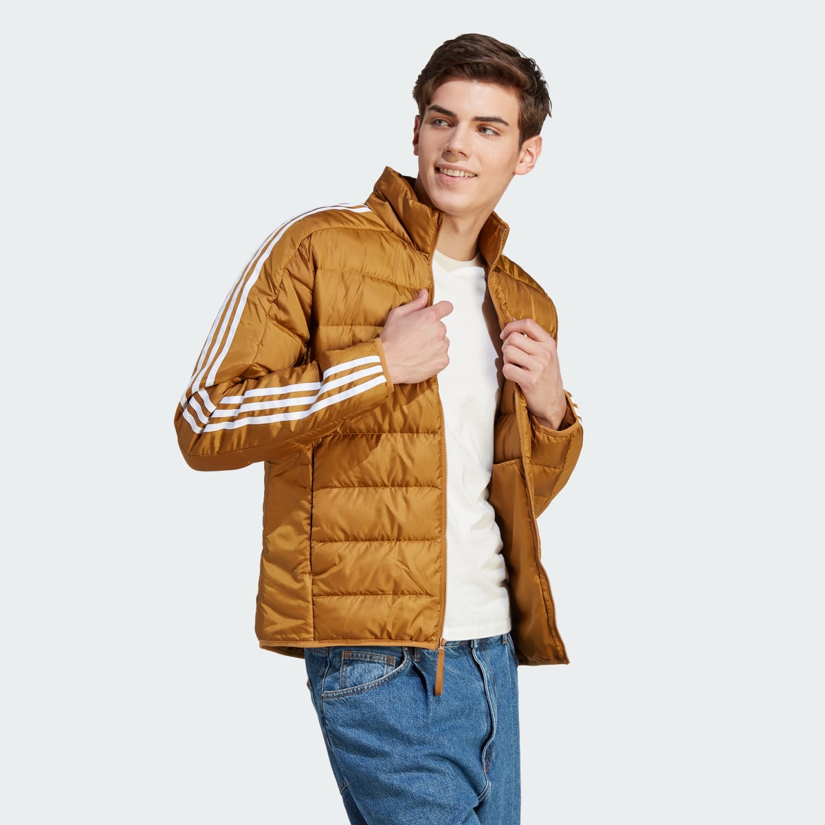 Adidas Essentials 3-Streifen Light Daunenjacke. 5