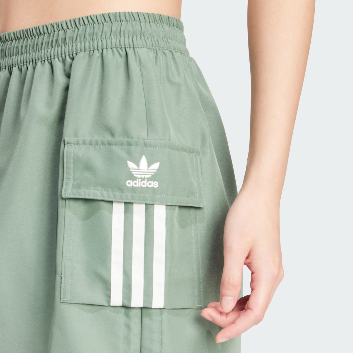 Adidas Falda corta Cargo. 6