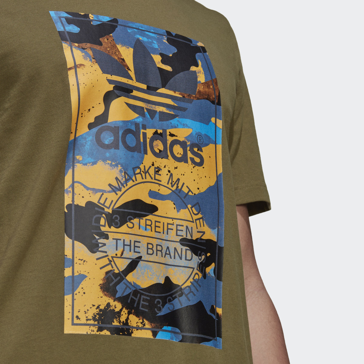 Adidas Graphics Camo T-Shirt. 6