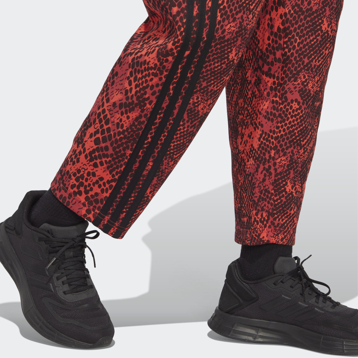 Adidas Future Icons 3-Stripes Pants. 6