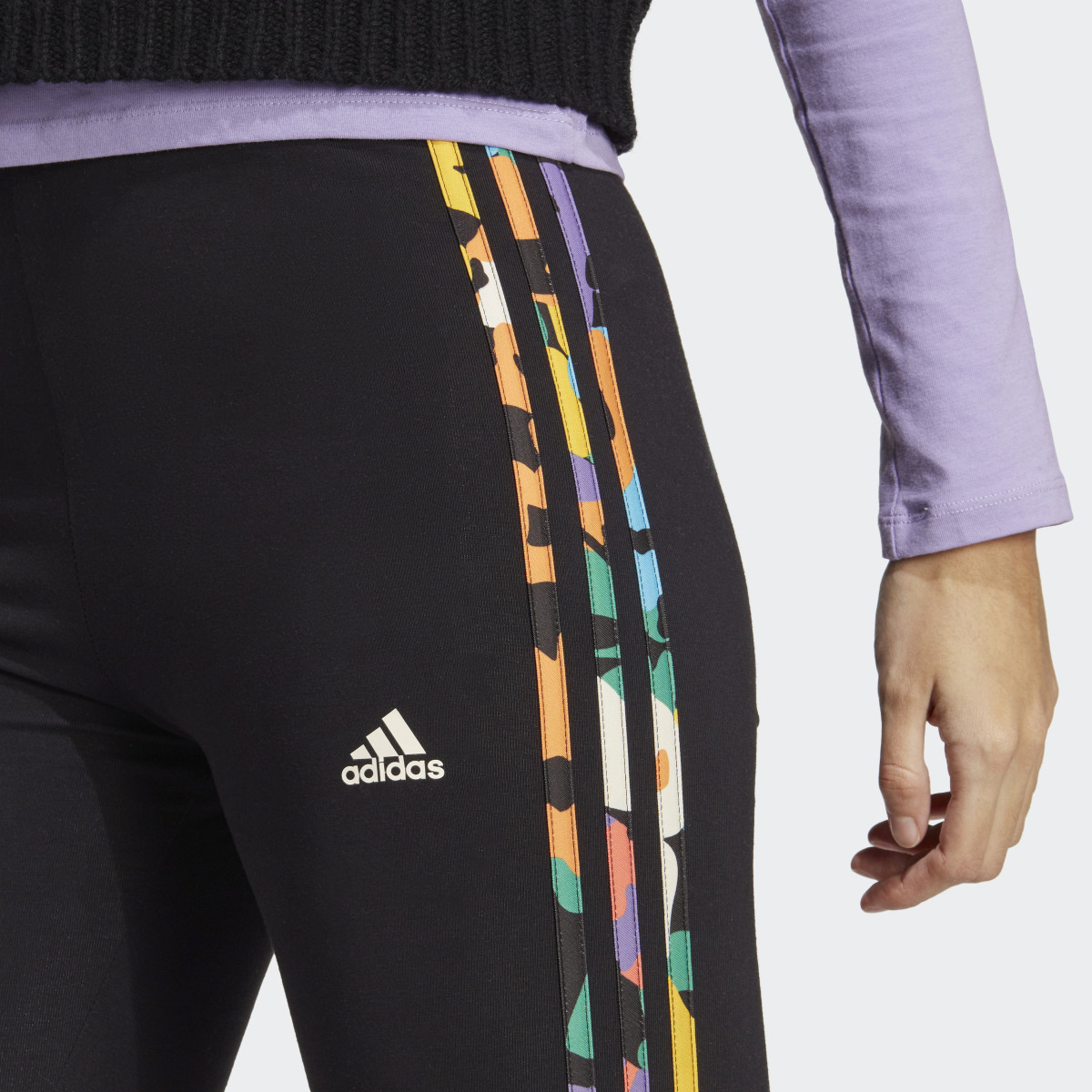 Adidas Essentials 3-Streifen High-Waisted Single Jersey Leggings. 5