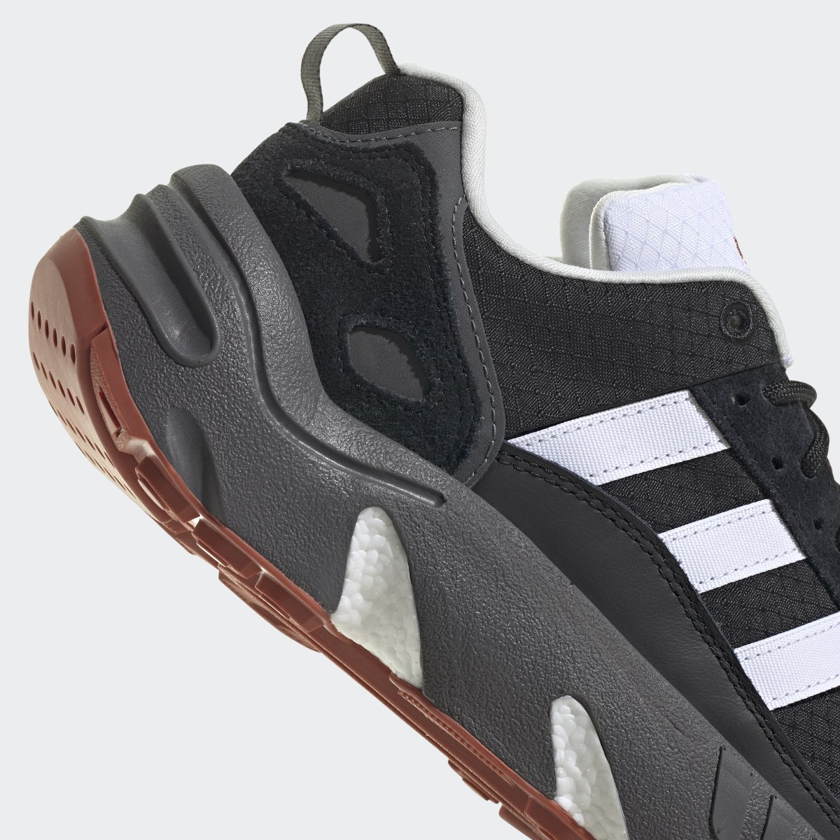 Adidas Zapatilla ZX 22 BOOST. 10