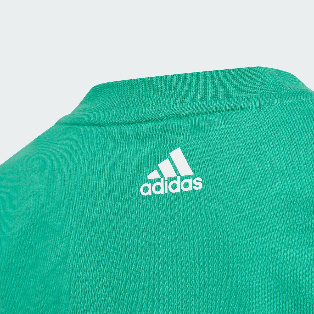 Adidas Essentials Logo Tişört ve Şort Takımı. 6