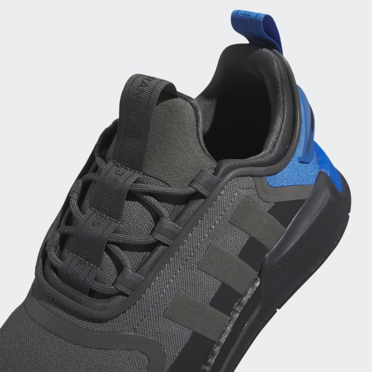 Adidas Tenis NMD_R1 V3. 11