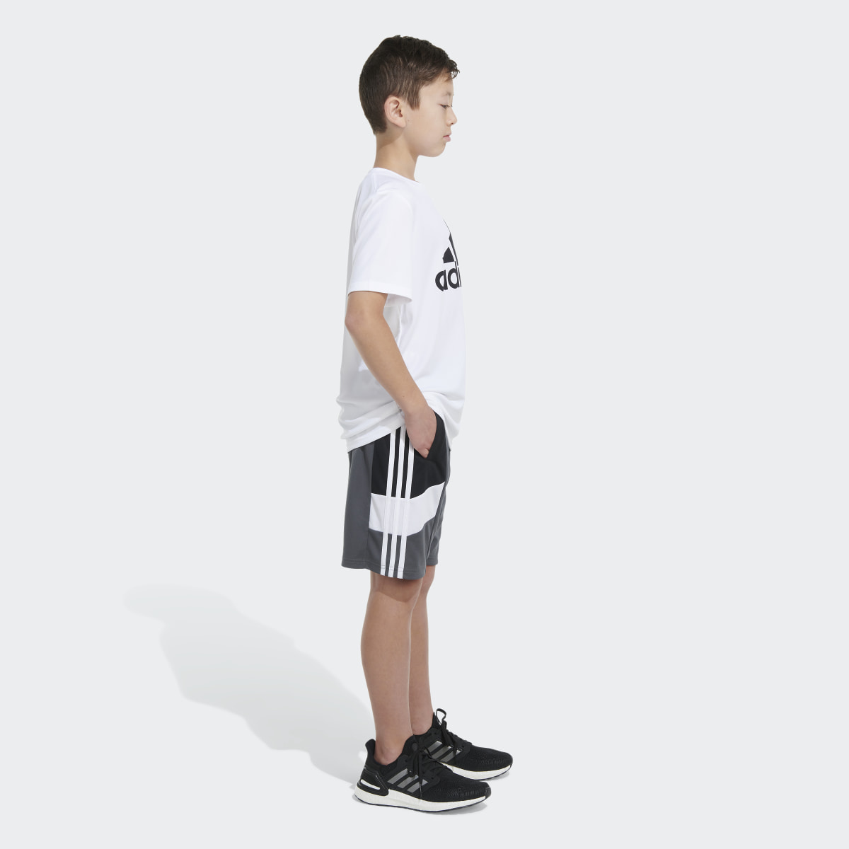 Adidas Elastic Waistband Sportswear Color Block Shorts. 6