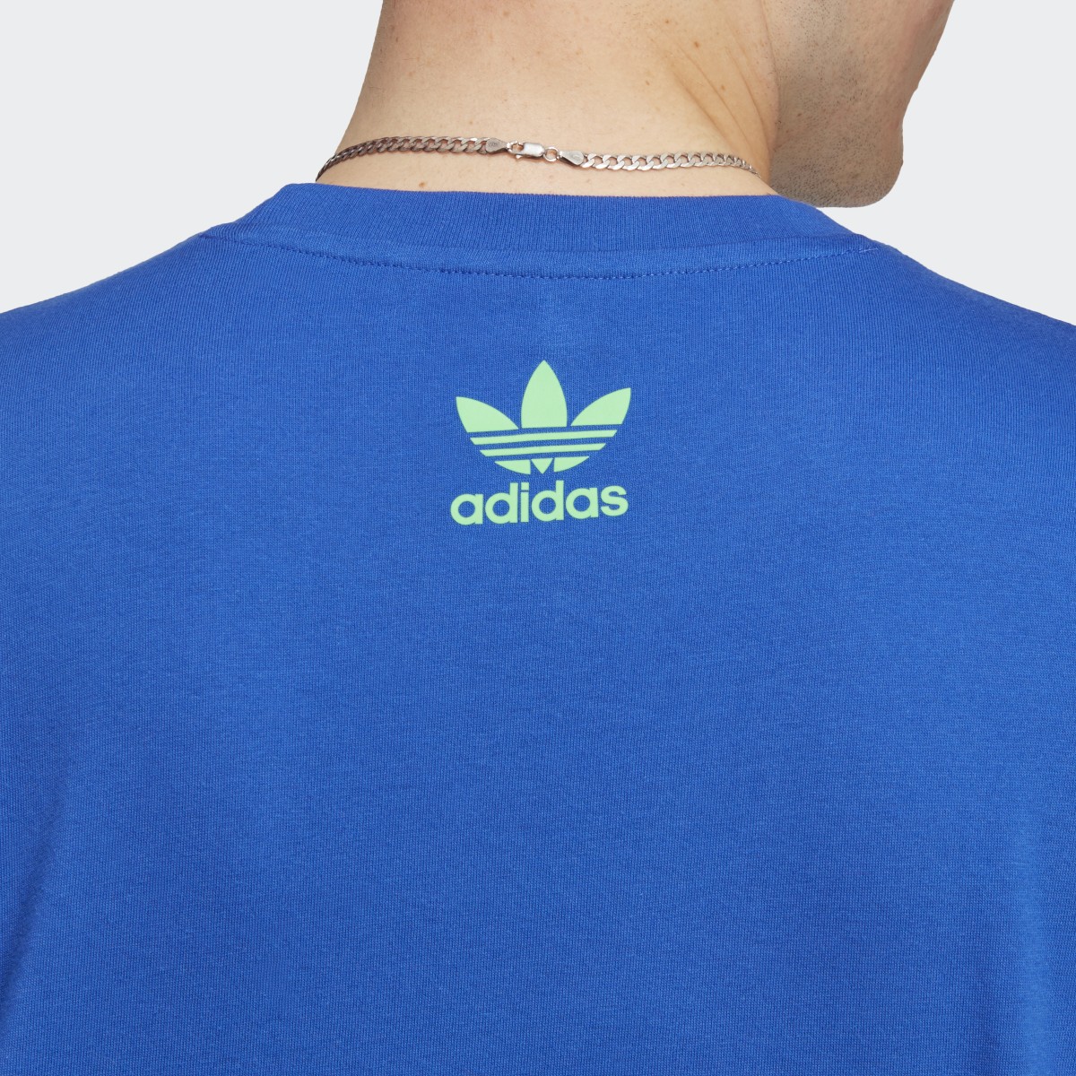 Adidas Graphic Metaverse Tişört. 7