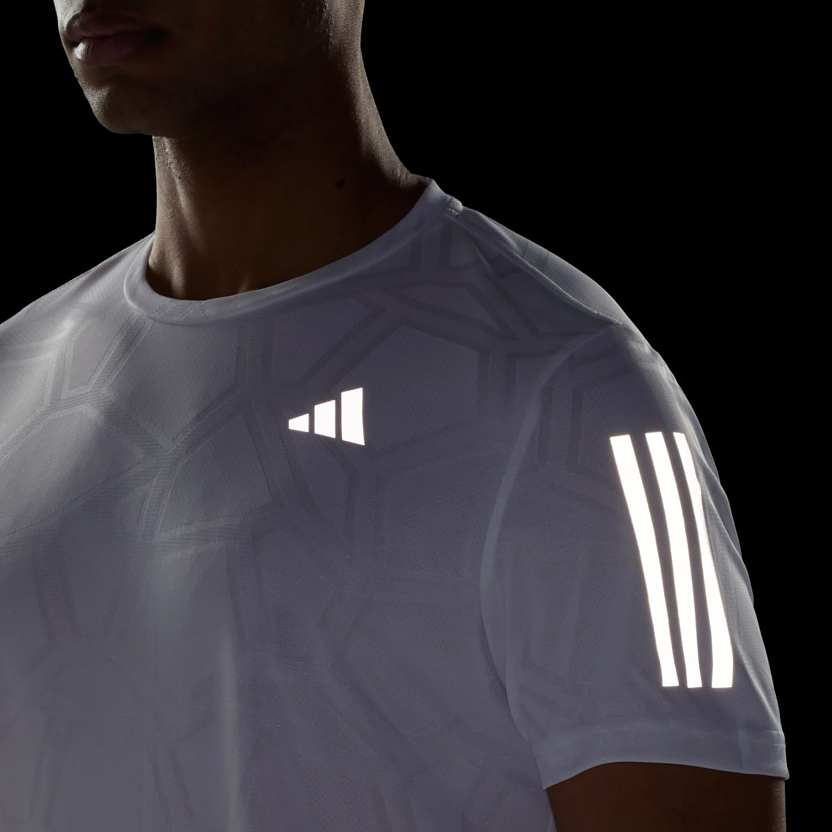 Adidas T-shirt Own the Run Carbon Meastured. 7