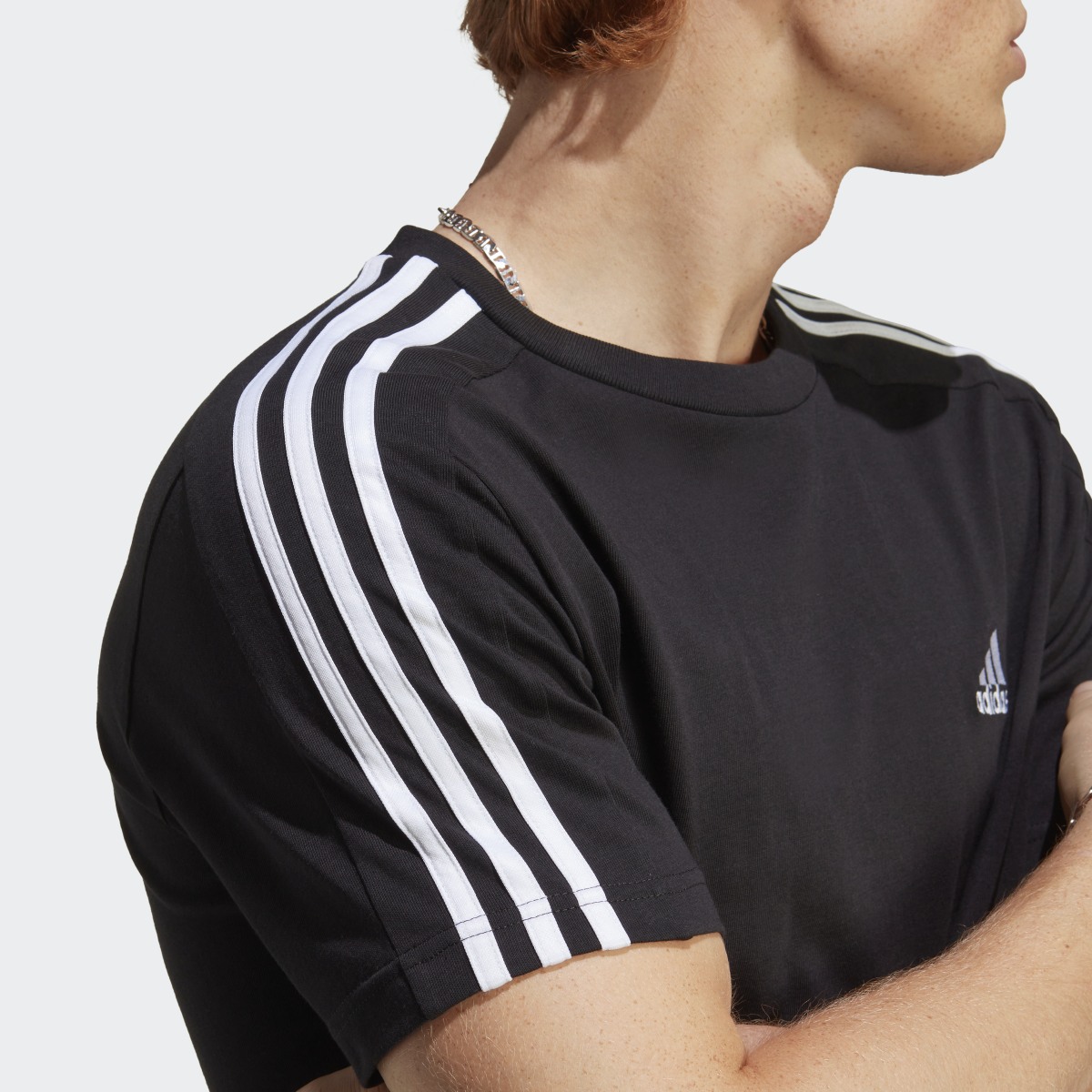 Adidas T-shirt em Jersey Simples 3-Stripes Essentials. 8