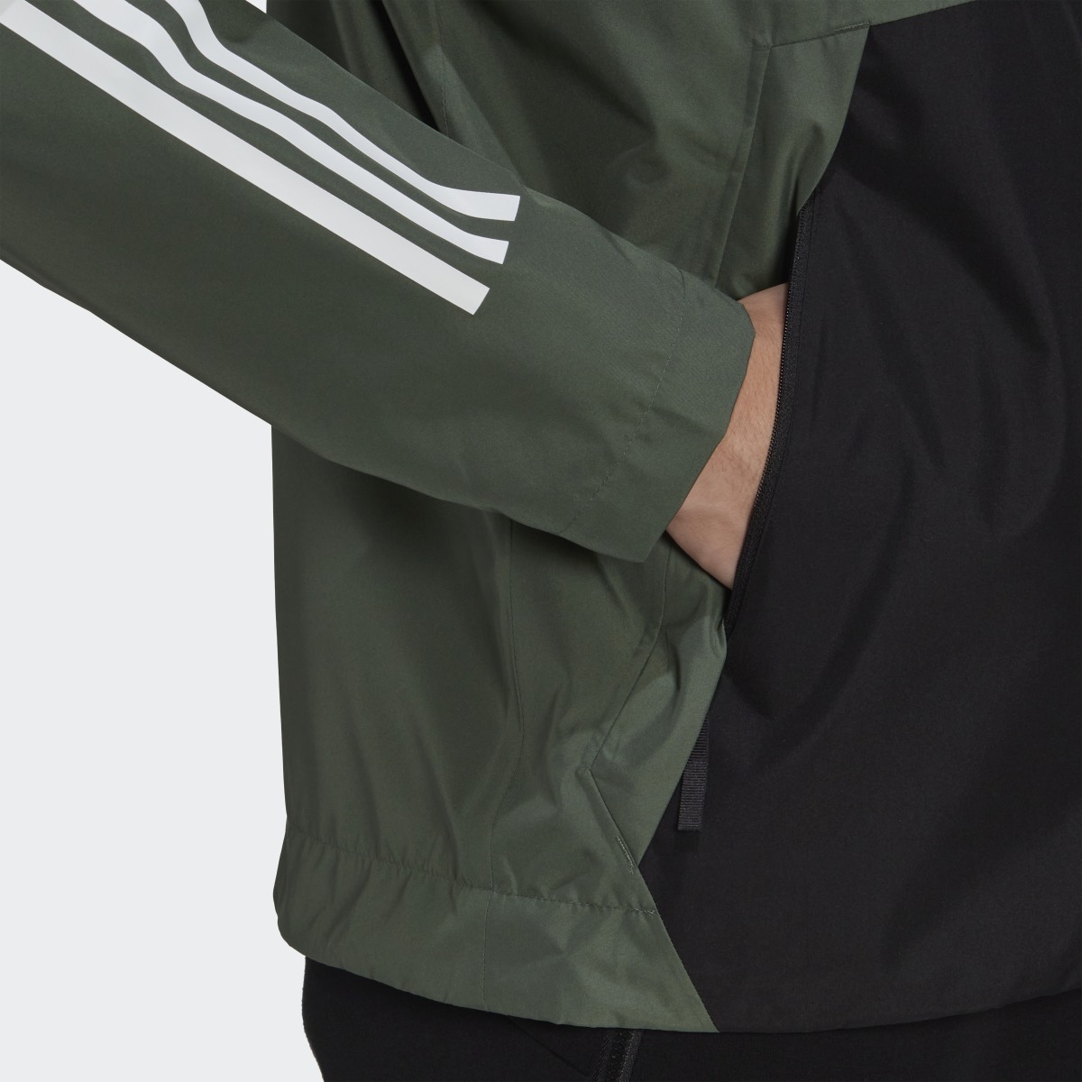 Adidas BSC 3-Streifen RAIN.RDY Regenjacke. 7