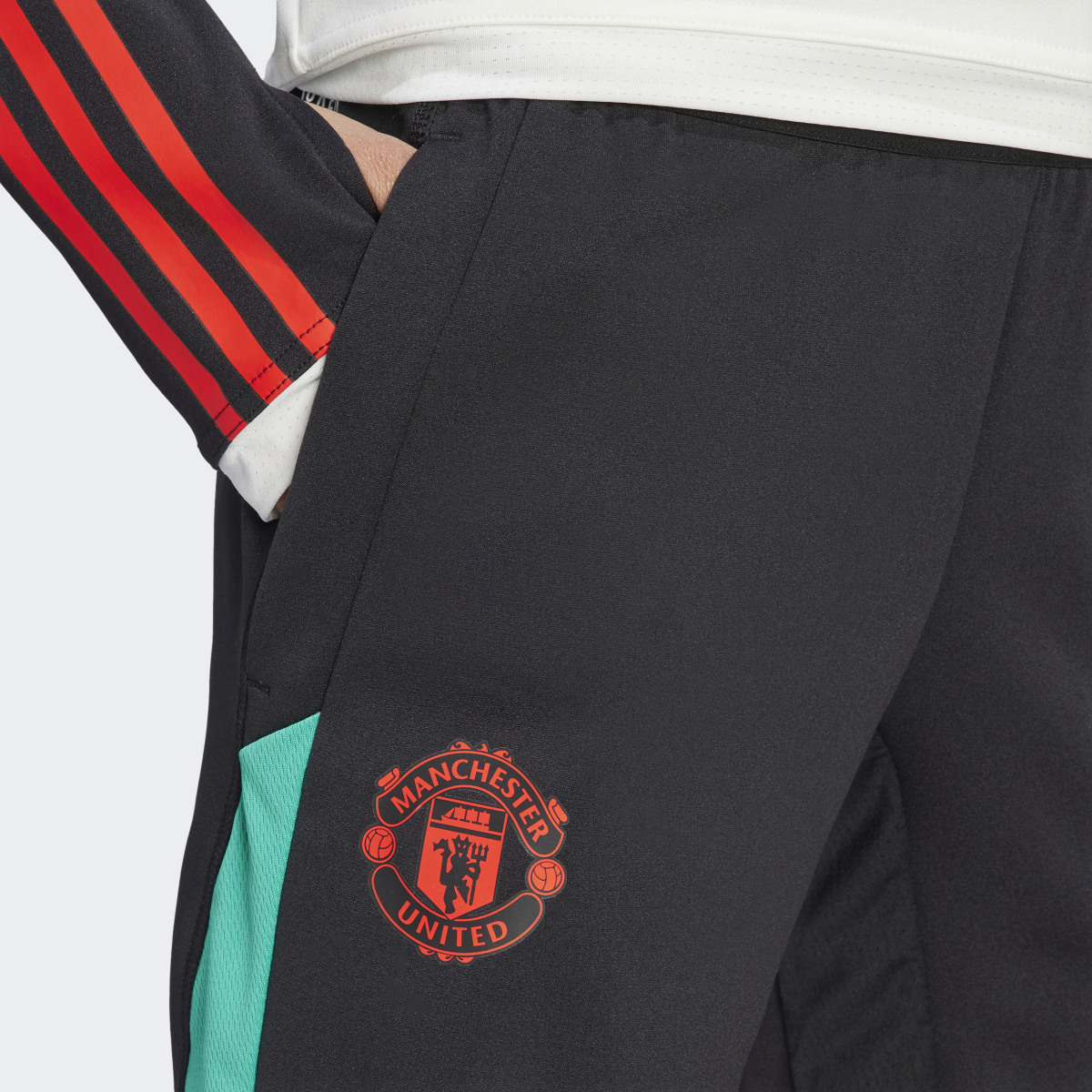 Adidas Manchester United Tiro 23 Training Pants. 6