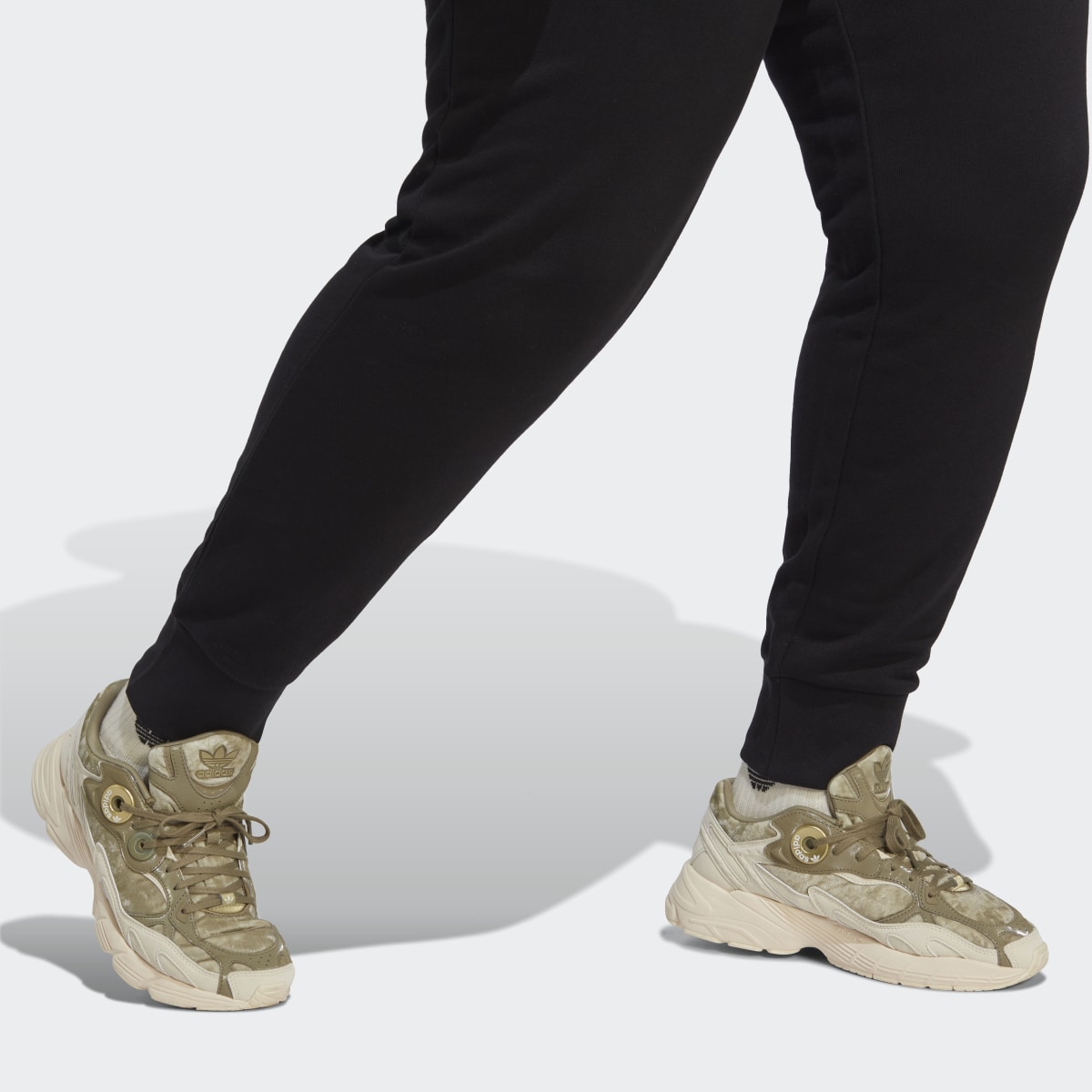 Adidas Adicolor Essentials Slim Joggers (Plus Size). 6