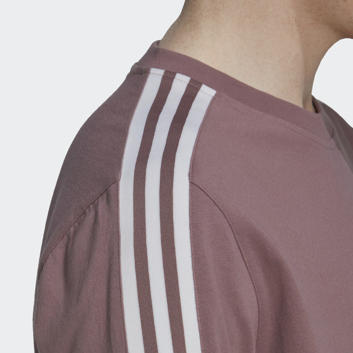 Adidas T-Shirt. 7