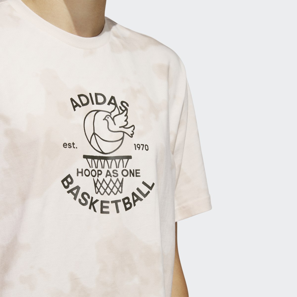 Adidas Playera Estampada Worldwide Hoops Basketball. 6