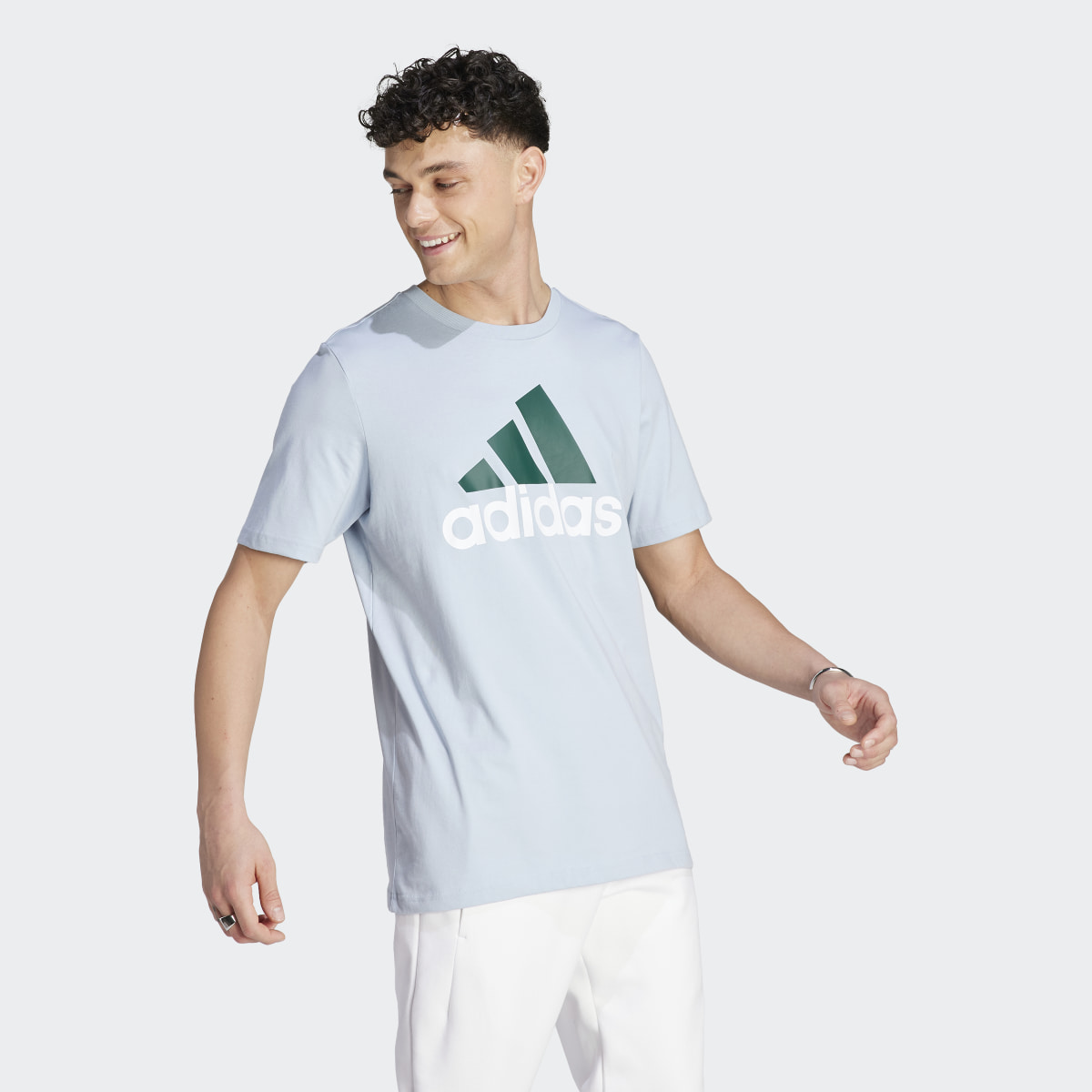 Adidas Playera Essentials Logo Grande Tejido Jersey. 4