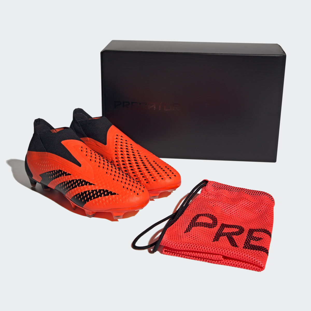 Adidas Bota de fútbol Predator Accuracy+ césped natural seco. 10